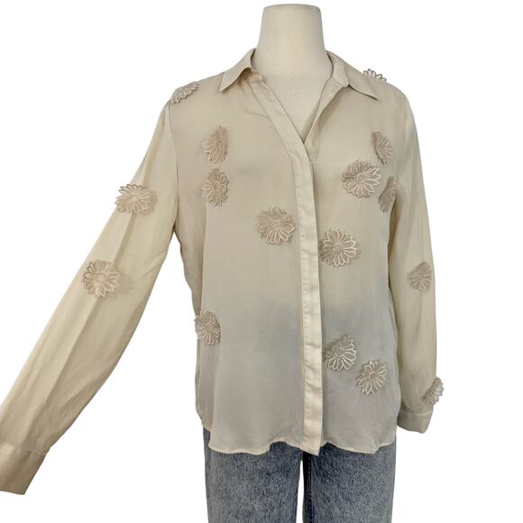 Elie Tahari Tops - Elie Tahari Silk Button-Down Shirt Jaslynn 3D Floral Applique Blouse Top Cream M